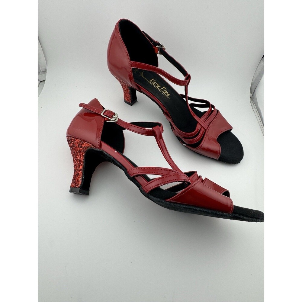 Very Fine Dance Shoes Red Sparkle Patent Leather Style 1683 2.5 in heel Size 7.5
